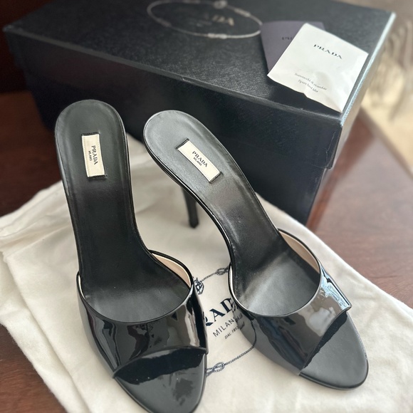 Genuine Prada Calzature Donna Black Patent Heels - Picture 3 of 10